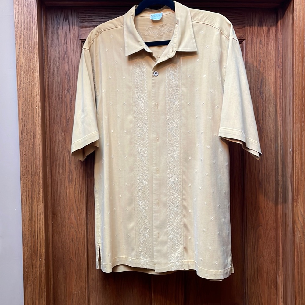 Tommy Bahama silk shirt sz L in excellent condition